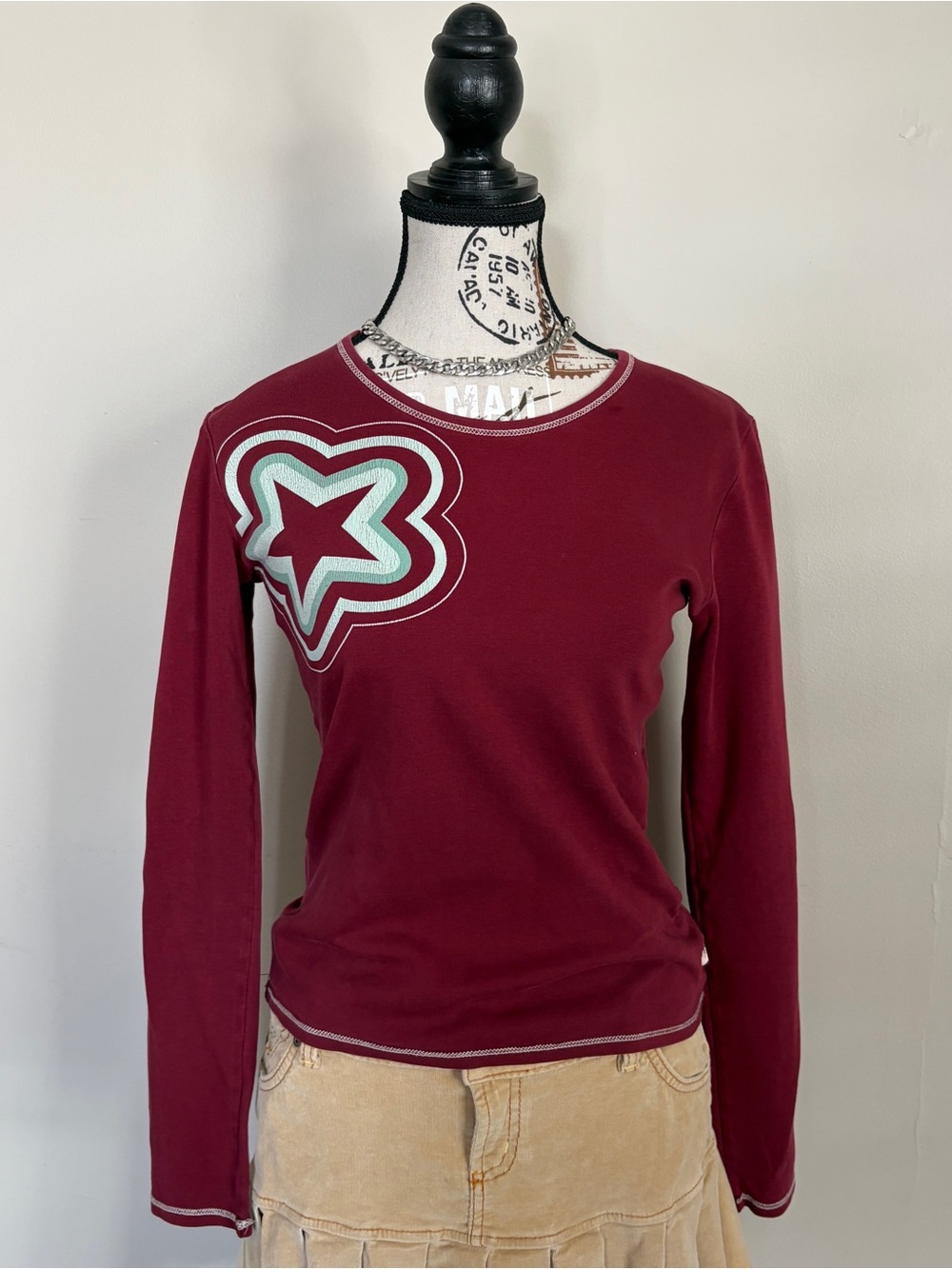 Y2K Gentle Fawn star graphic red long sleeve top